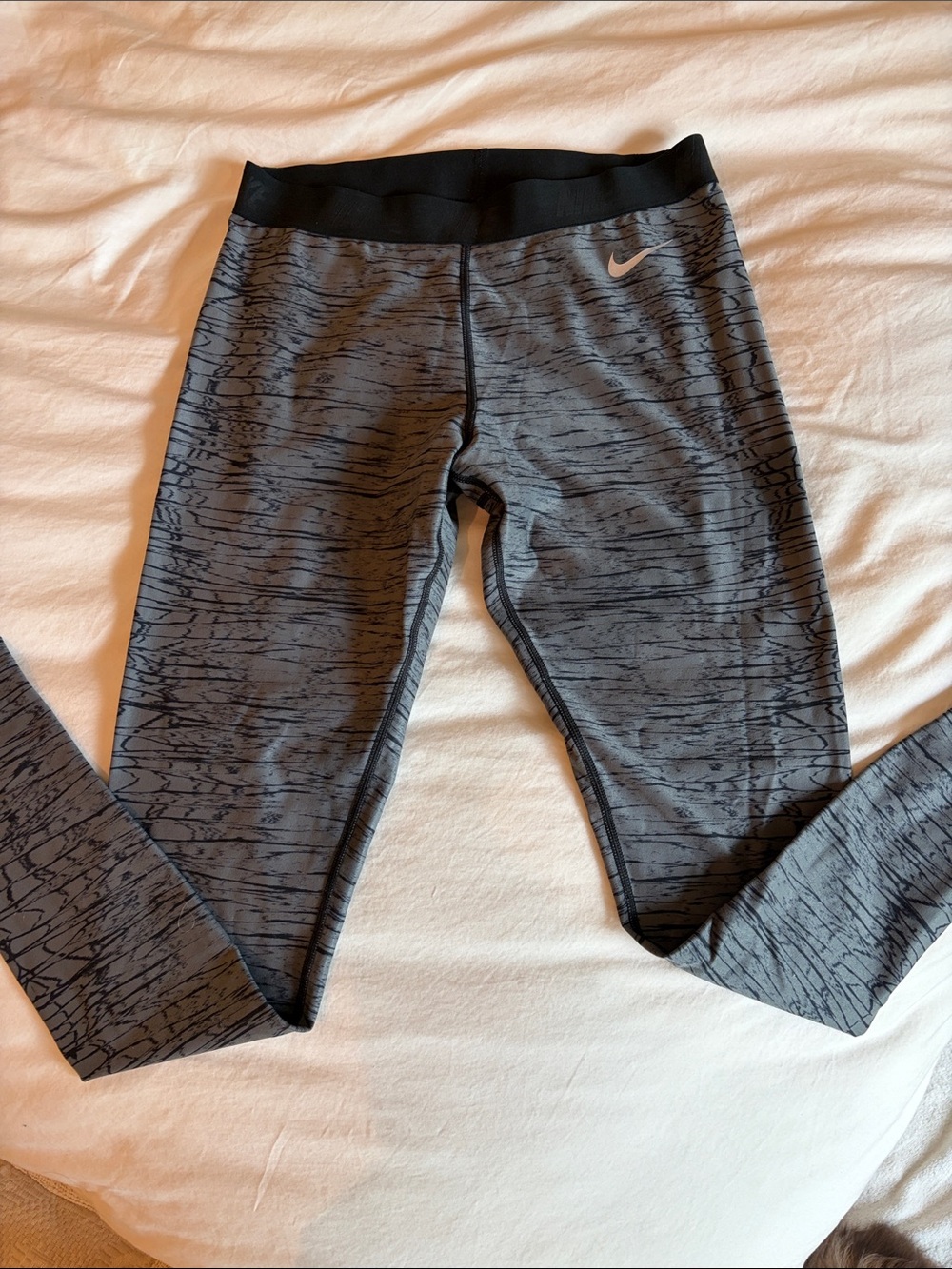 Nike Black and Gray Marbled women’s Leggings
